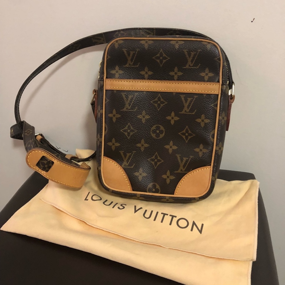 Classic Louis Vuitton Cross Body